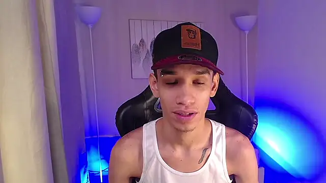 XXX chat uživo modela YorYo_hot