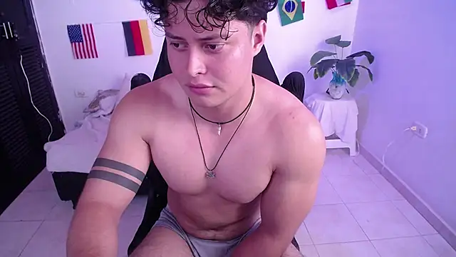fucking_bear_ লাইভ XXX চ্যাট