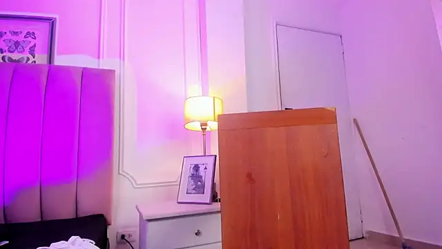 צ'אט XXX בשידור חי של Alexa_fox669