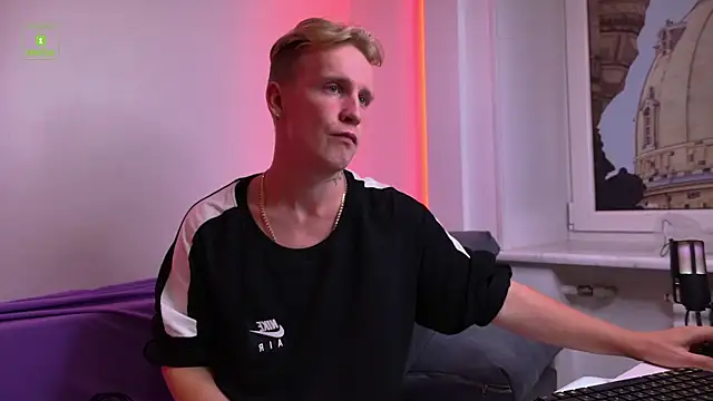 EdwinWilliams – Naživo XXX chat