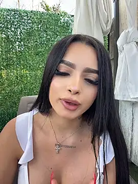 Chat +18 de BustyAngelXXX ao vivo