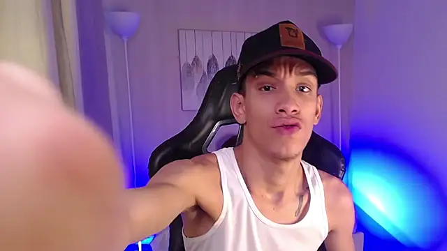 XXX chat uživo modela YorYo_hot