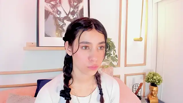 Nanami_ Chat XXX in diretta