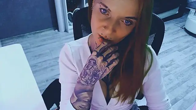 InesGold's Live XXX Chat