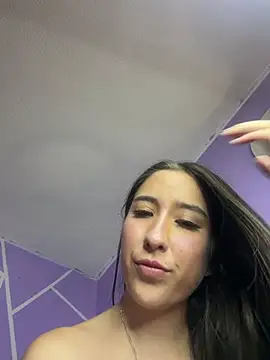 _Luuna Adlı Modelin Canlı XXX Sohbeti