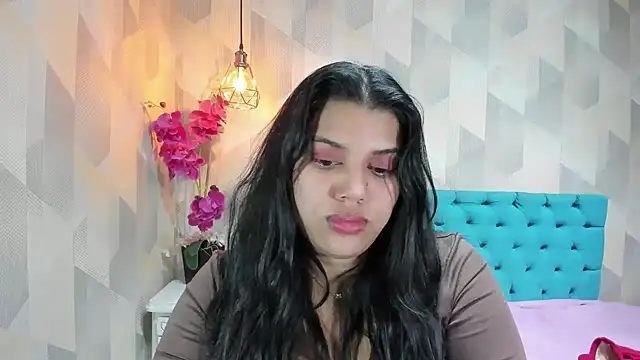 LindaBreeS' Live XXX Chat
