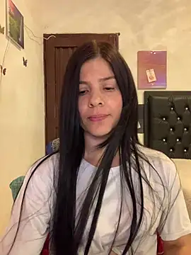 Estefani_32 Live XXX-Chat