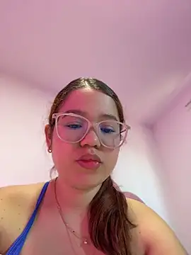 Lucyklein2022's Live XXX Chat