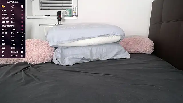 AlicePlushWhispers' Live XXX Chat