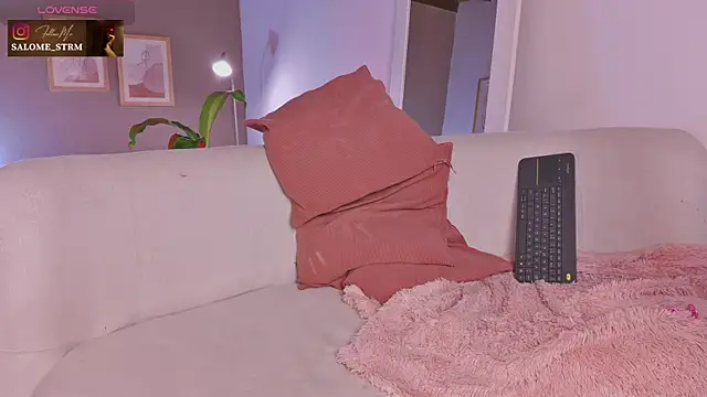 SalomeStorm_ élő XXX-chatje
