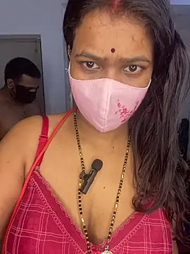 Maya_BDSM: διαδικτυακό σόου στην κάμερα