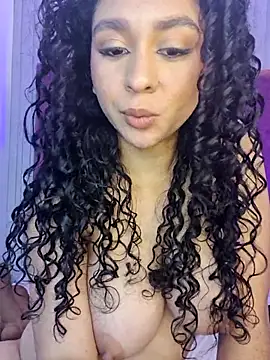Chat XXX en directo de LiaMontiel_