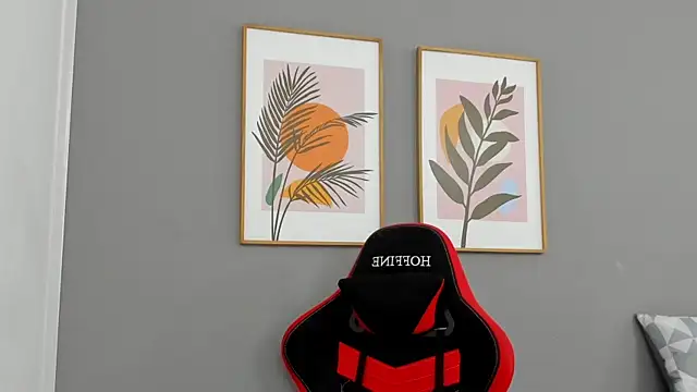 XXX chat uživo modela Santana_maximo