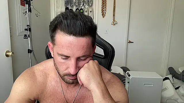 brettmycles28 – webcam-show