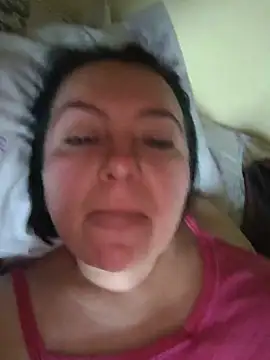 EmmaEmmy40 – Naživo XXX chat