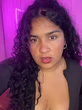Chatroom XXX en direct de taylor_honeey