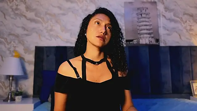 Chat +18 de kiara-belle ao vivo