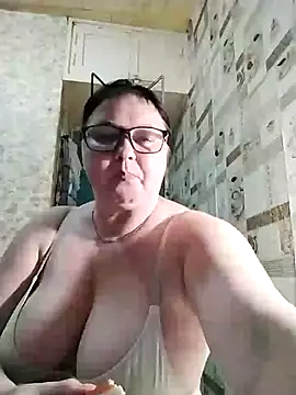 Holly-69's Live XXX Chat