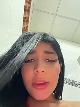ArieliciousXXX XXX чат на живо