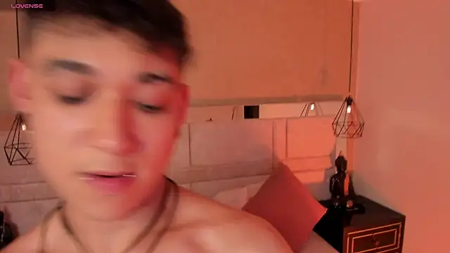 XXX chat uživo modela MarkLaurens