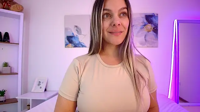 Isabella_Harley Adlı Modelin Canlı XXX Sohbeti