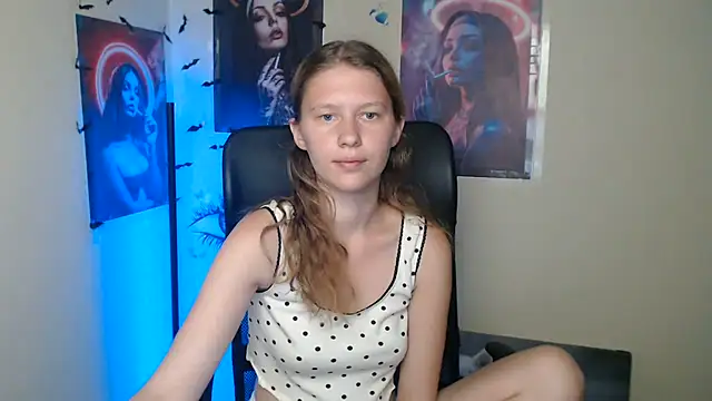 StellaCRL Adlı Modelin Canlı XXX Sohbeti