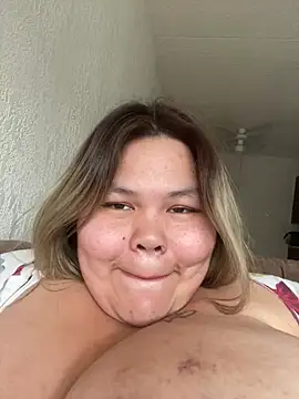 แชท XXX สดของ BiggtittiesX