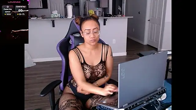 Chat XXX en directo de ReeseZen