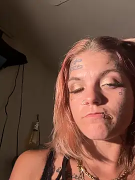 IttyBittyStonie's Live XXX Chat