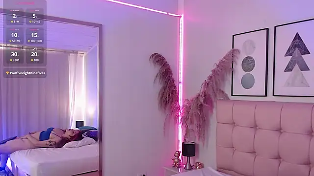 LilMoon_ live XXX chat