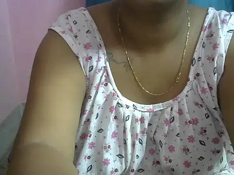 QUEEN-OF-QUEEN's Live XXX Chat