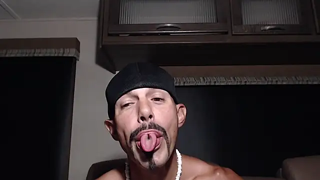 ThickD2C XXX чат на живо