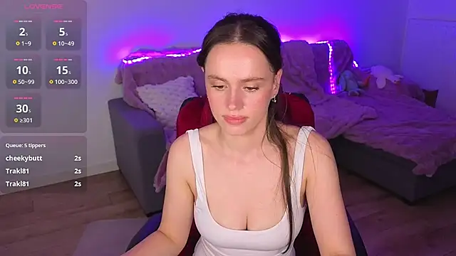 Emillias Adlı Modelin Canlı XXX Sohbeti