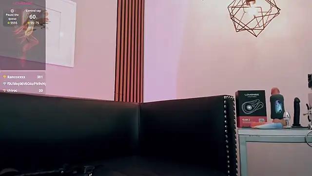 Maximoking26 élő XXX-chatje