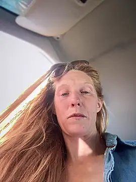 Chat XXX ao vivo de GoldenFlameGoddess