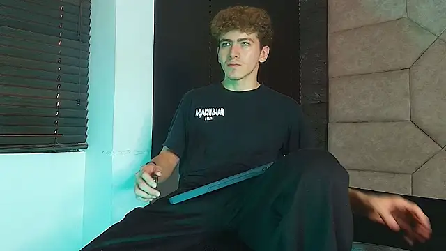 Онлайн чат XXX Tyler_Mcrey