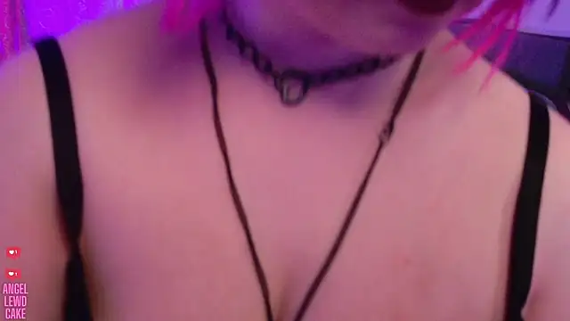 Angel-Lewd-Cake Adlı Modelin Canlı XXX Sohbeti