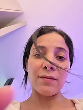 miaeyex's Live XXX Chat