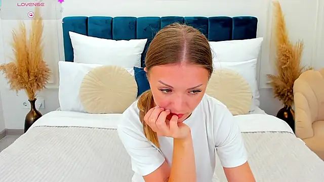 Онлайн чат XXX VirginOlly