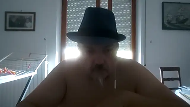XXX chat uživo modela Theitalianpapi