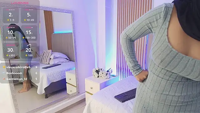 AaliyahShine's Live XXX Chat
