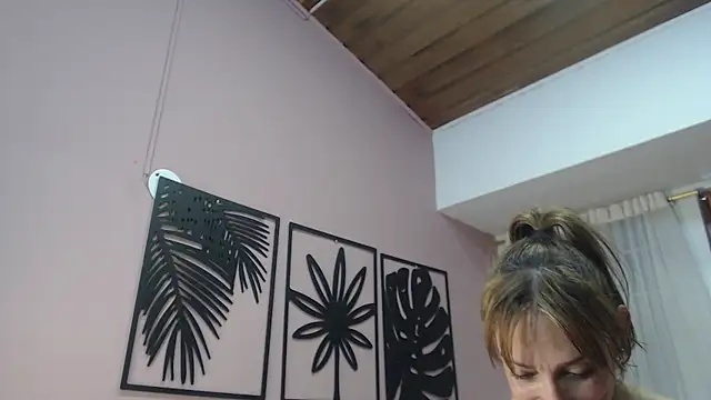 amara_rousse1's Live XXX Chat