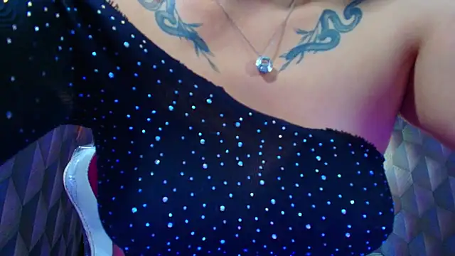 Chatroom XXX en direct de LiaHarryis