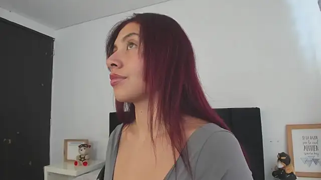 melanie_roux__ Chat XXX in diretta