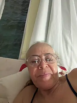 Granny6boys' Live XXX Chat