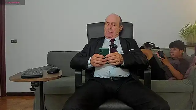 Онлайн чат XXX masterboy50