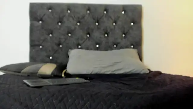 _milann_1 Live XXX-Chat