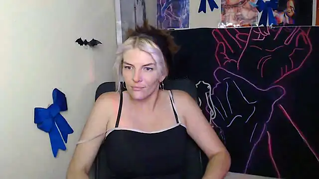 VanessaRey_ Adlı Modelin Canlı XXX Sohbeti