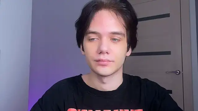 Zombde élő XXX-chatje