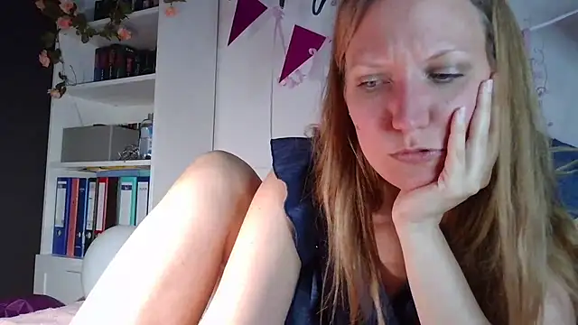 Candy_Cougar Chat XXX in diretta